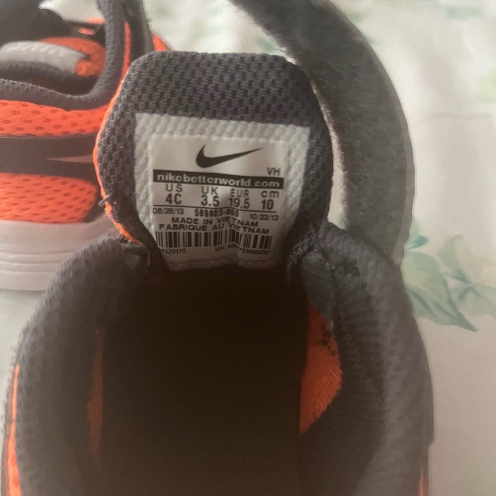 Nikes baby shoes